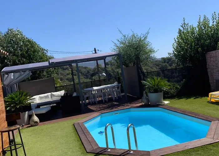 Romantic Villa In The South Of France With A Private Garden , Pool And A Terrace