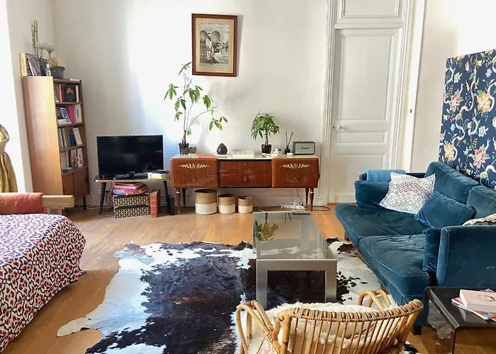 Cozy Apartment In A Lively Nice District