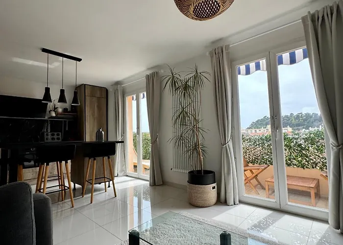 Dernier Etage, Vue Panoramique Colline Du Chateau!