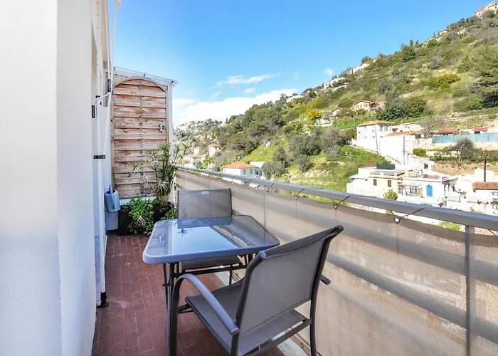 Amazing Apartment In Nice With Kitchen