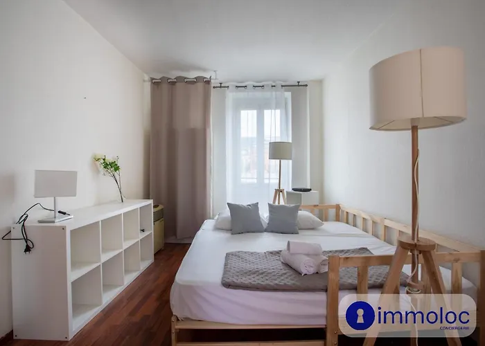 Acropolis Neighbourhood Studio