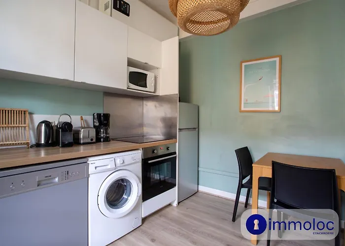 Apartment With 2 Bedrooms Quartier Liberation