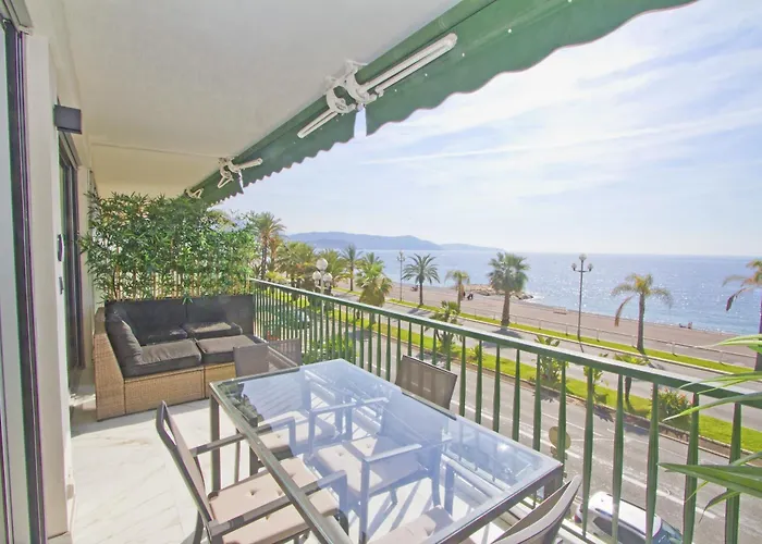 Luxury Flat Beachfront Nice