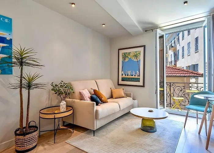 Massena Street, 2 Rooms Balcony