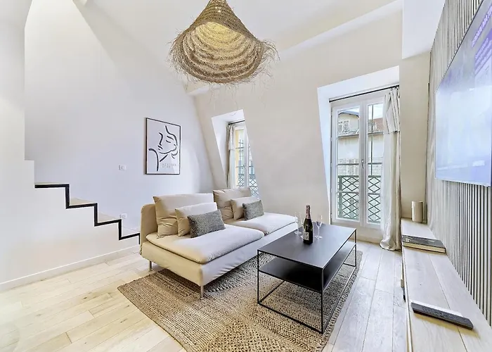Hyper Centre - Charming Duplex - Luxury - Reversible Air Conditioning - 10 Mins From Place Massena