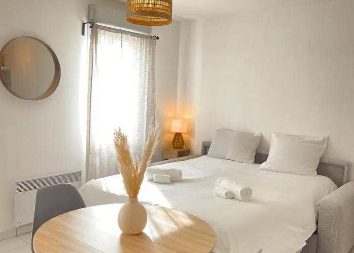 Studio, Climatisation, Terrasse, Parking, 1 Min Tramway