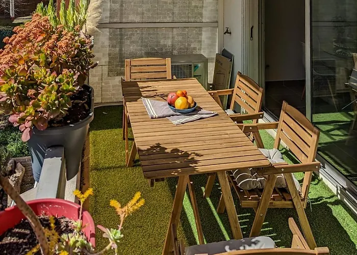 Apartment For 8 Guests In Nice City Center