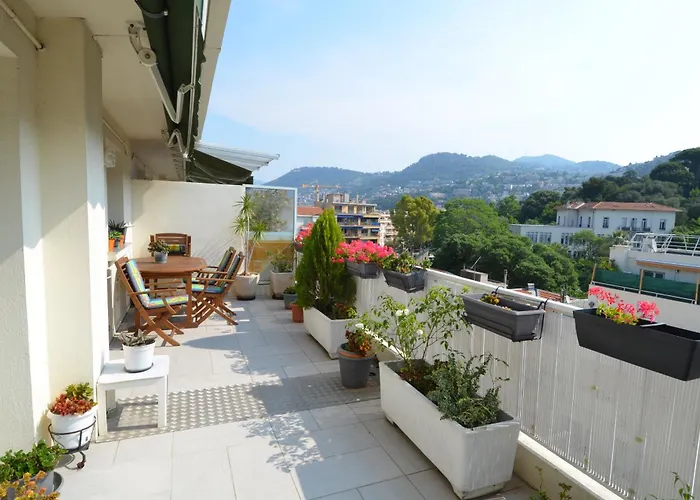 Phoenix - Appartement 4 Personnes Avec Superbe Terrasse, Clim Et Parking Le Port De Nice
