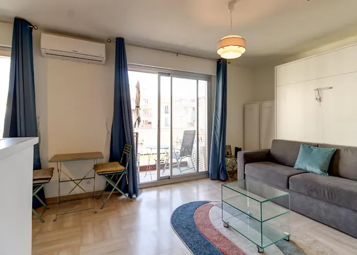Cozy Studio Apt With Balcony Close To Garibaldi