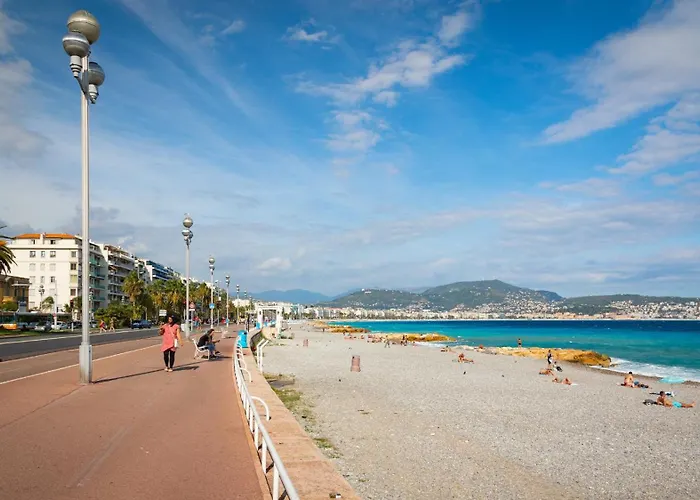Studio Calif, Face Tram Proche Mer