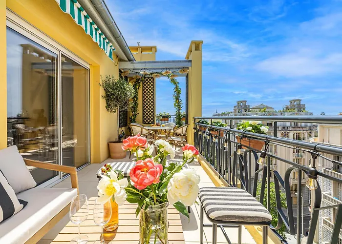 Luxurious Penthouse, 2 Bedroom Suites, 3 Spacious Terraces, Gorgeous Views Of Mountains And Sea,