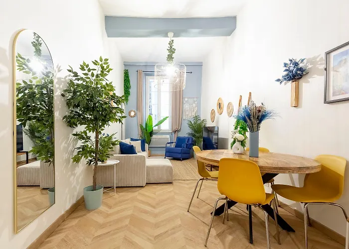 Boho Chic Apartment In Old Town