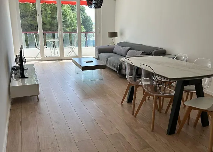 2 Bedroom Ocean View Apartment