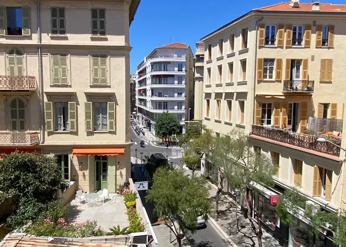 1 Bedroom Flat In The Best Street Nice