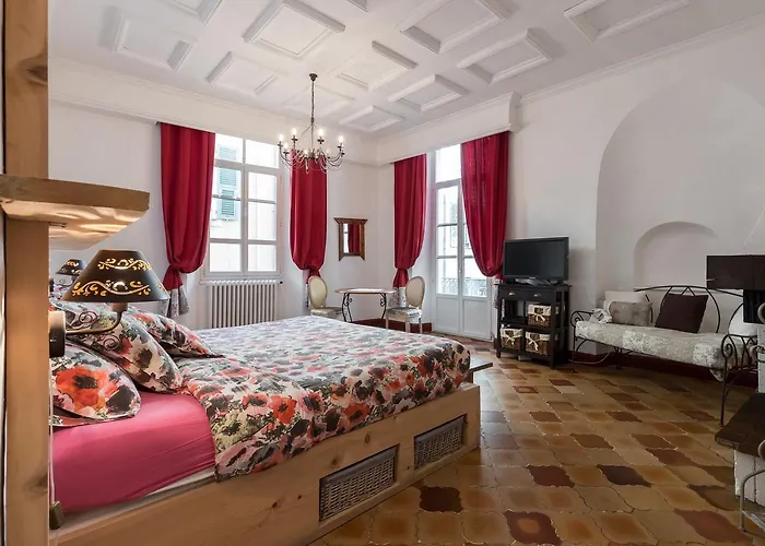 L\'Oustaria 3 Bedrooms Apartment, Old Town
