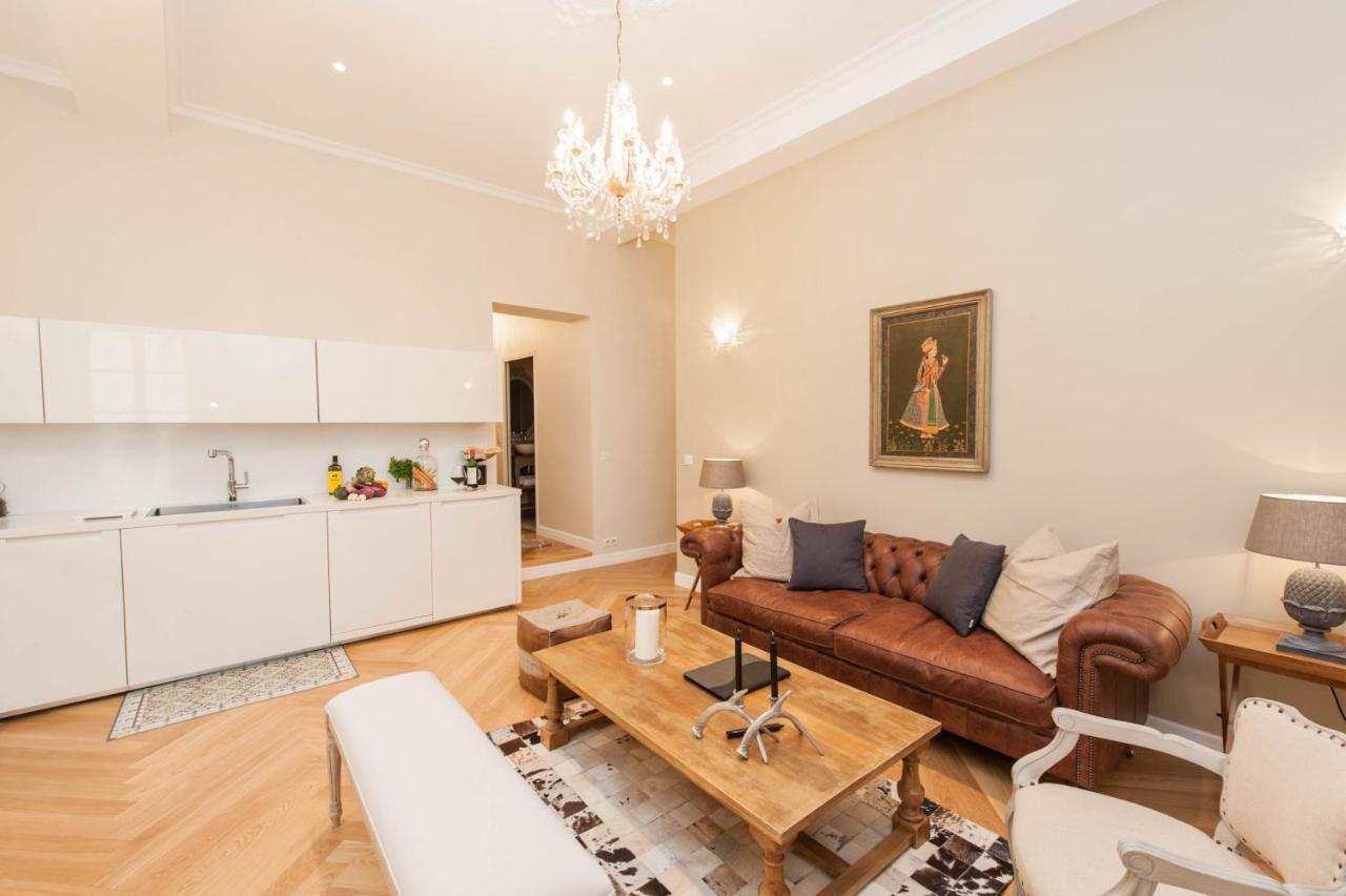 Sunlight - Cristal - Old Town Area, 3 Bedrooms, Stunning Nice