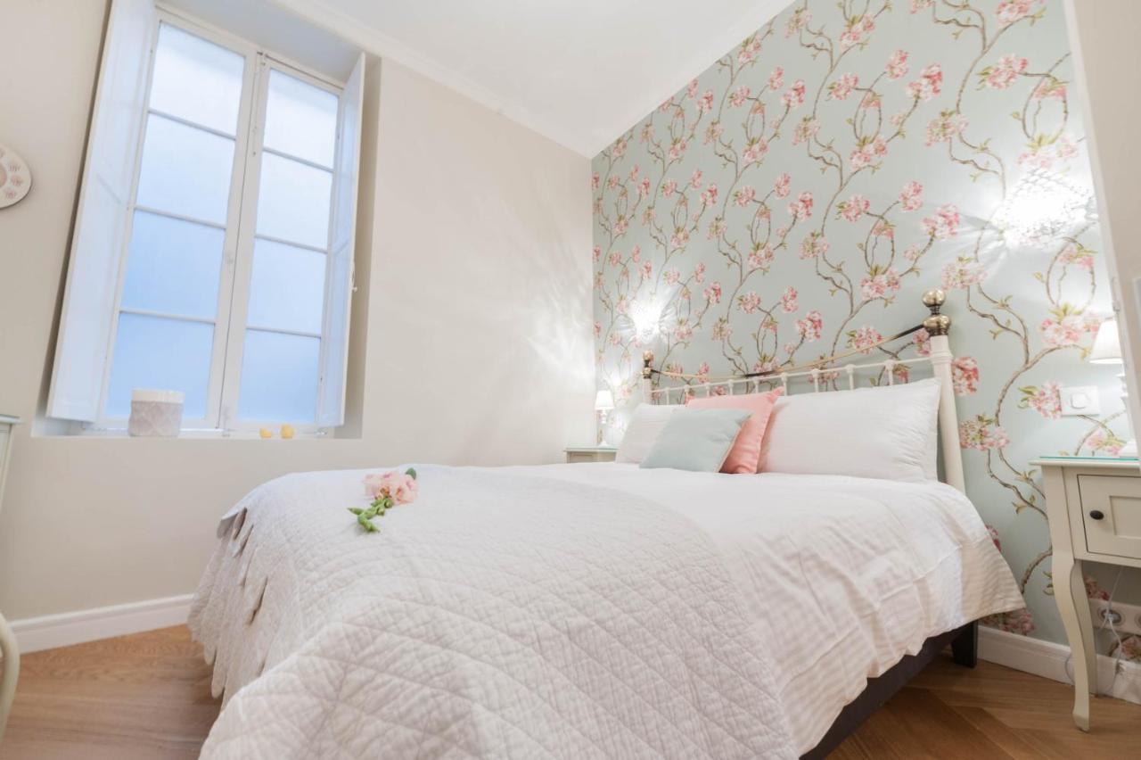 Apartment Sunlight - Cristal - Old Town Area, 3 Bedrooms, Stunning