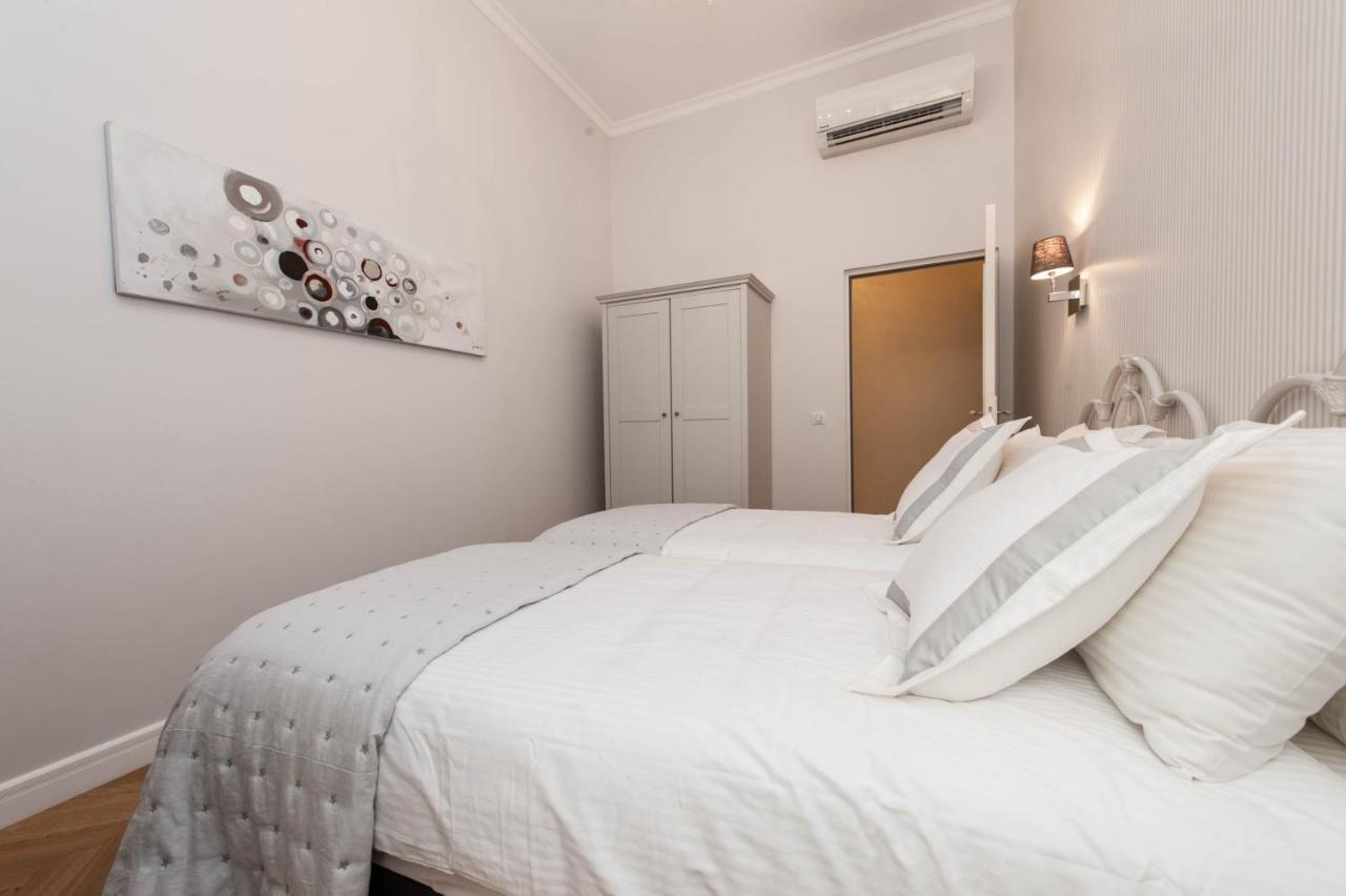 Apartment Sunlight - Cristal - Old Town Area, 3 Bedrooms, Stunning