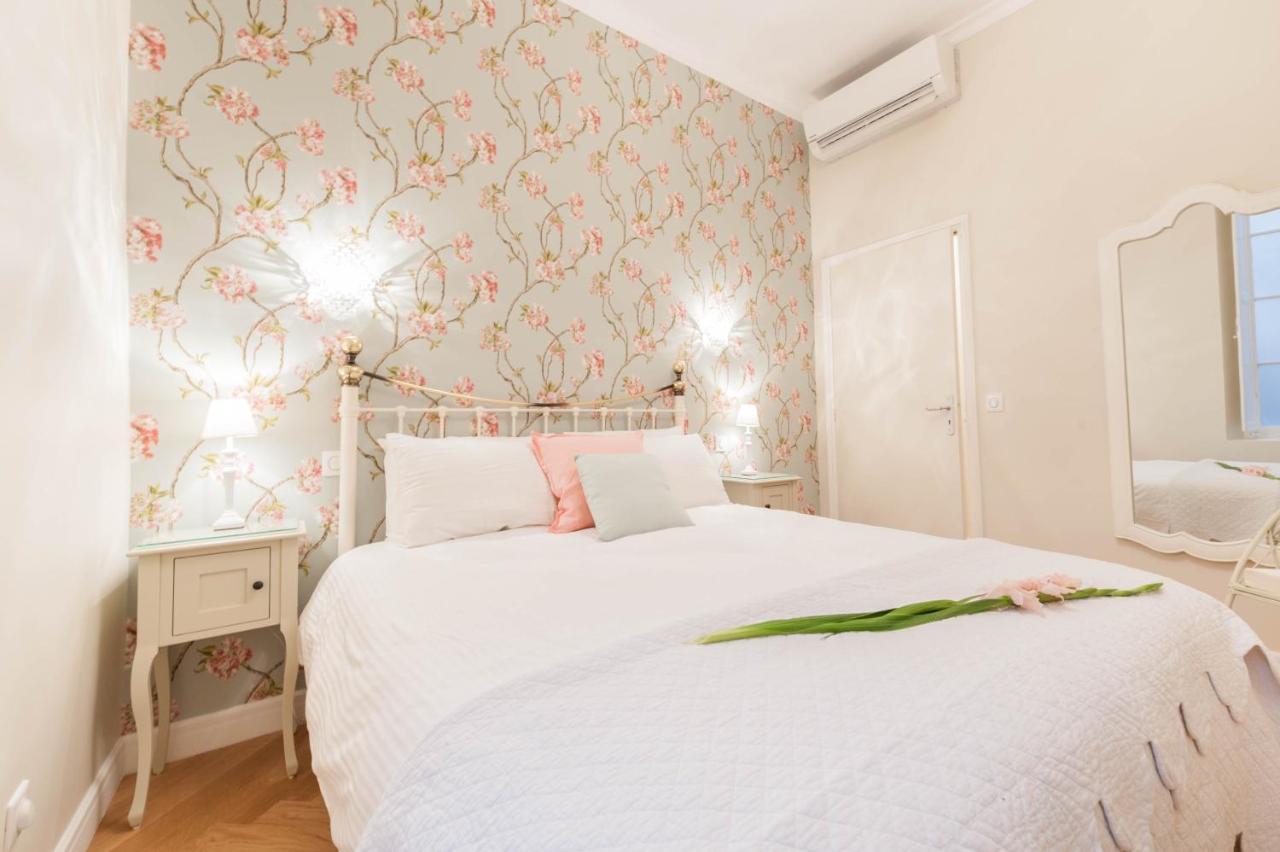 Apartment Sunlight - Cristal - Old Town Area, 3 Bedrooms, Stunning *