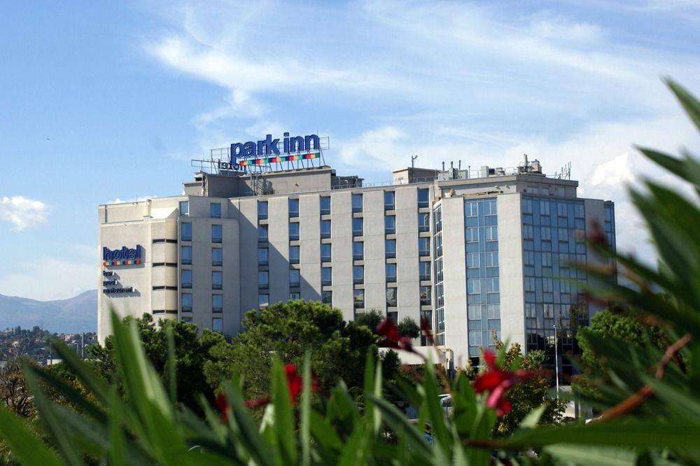 Radisson Airport Hotel 4*