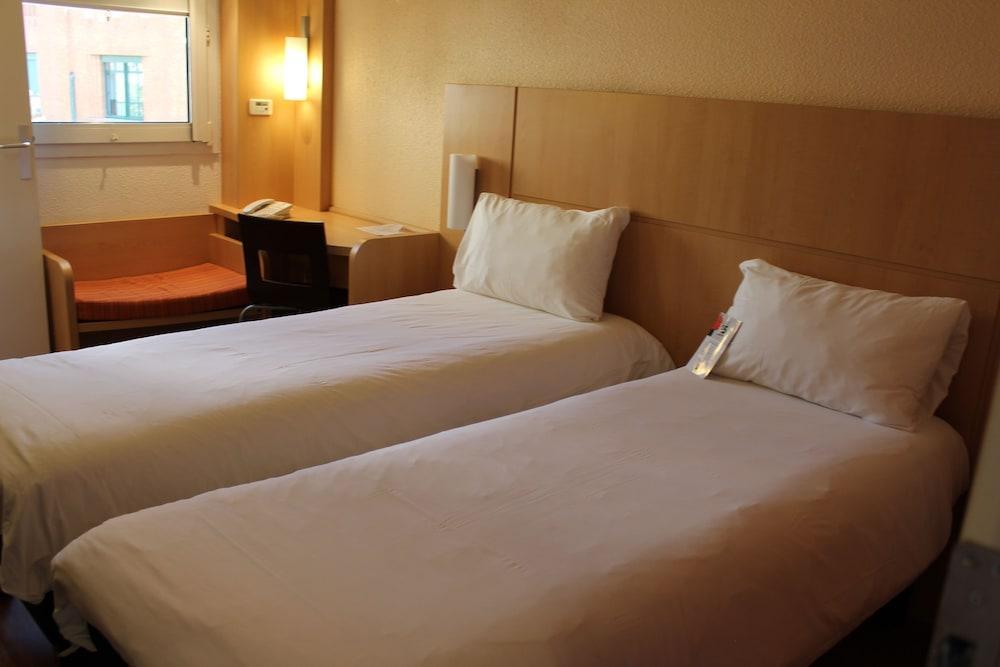 Ibis Centre Gare Hotel 3*