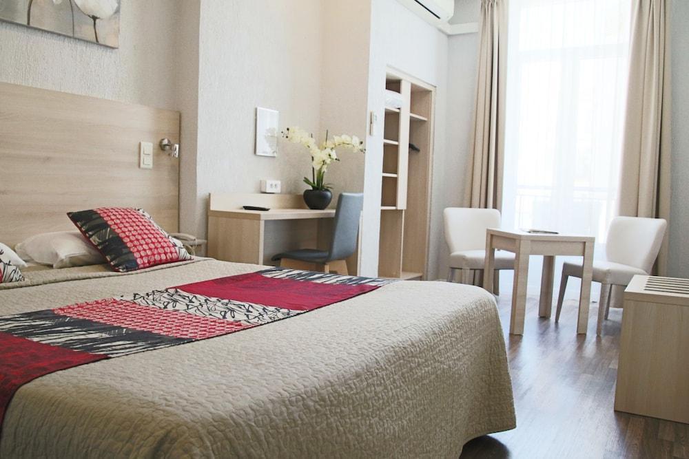 Hotel Helvetique 3*
