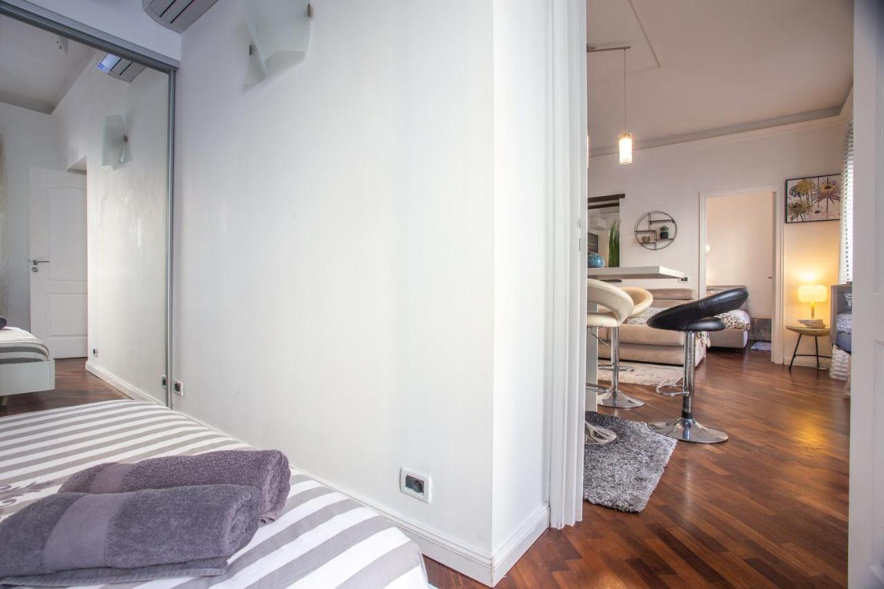 Superbe Appartement, Plein Centre De *