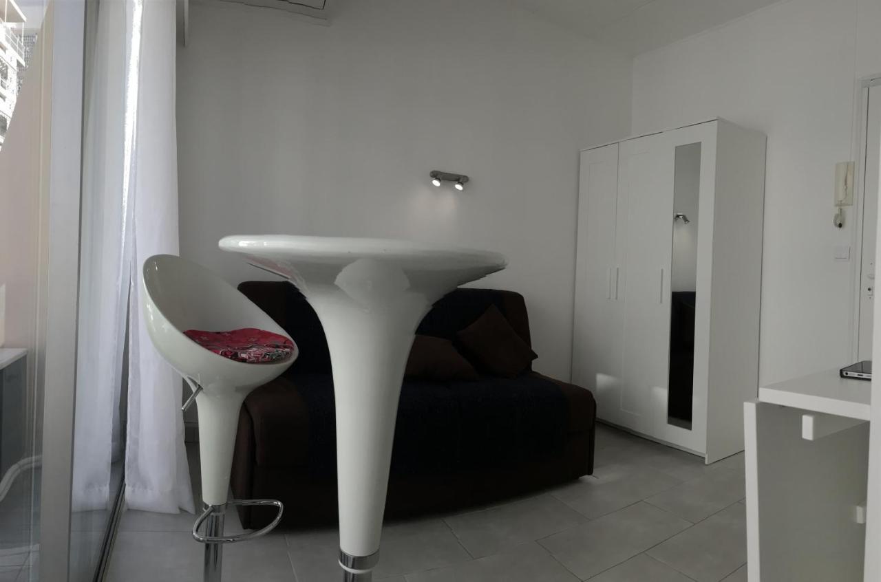 Aparthotel Studio Carre D'or Situe A 50 M De La Plage