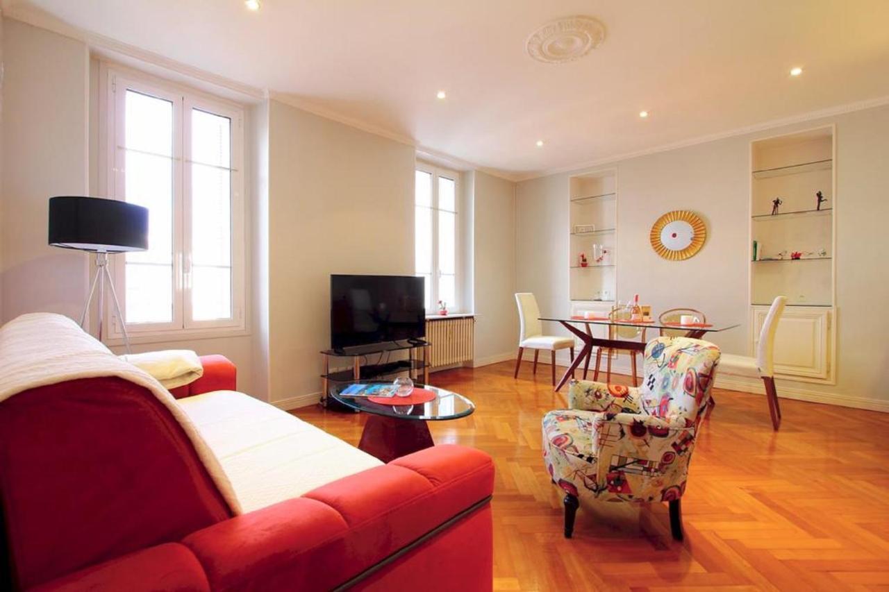 Heart Of The Center Superb Flat 50 Meters From The Sea