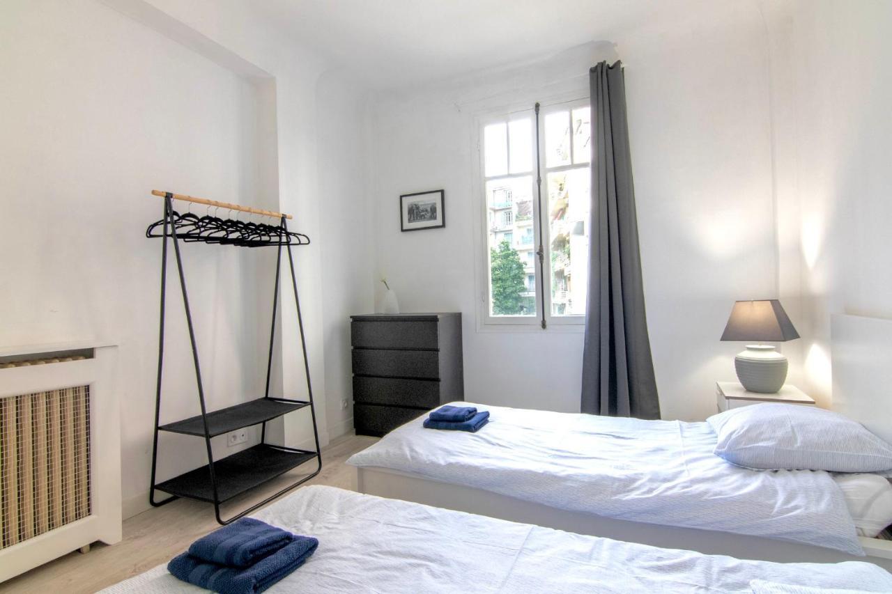 Estienne D'orves Apartment