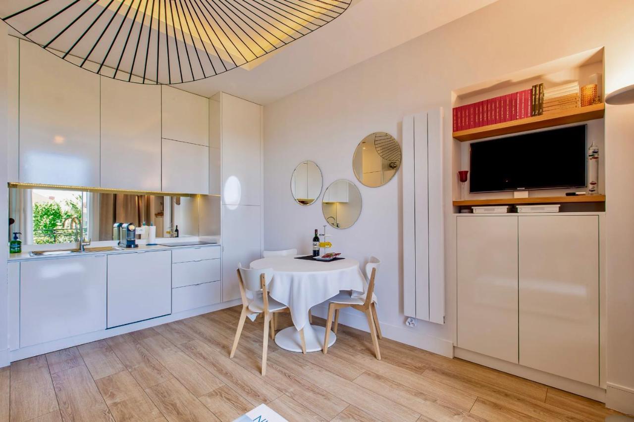 Grand H -f2, Face Vieux- Nice, Terrasse, Ascenseur, Climatisation, Terrace - Center Appartement *
