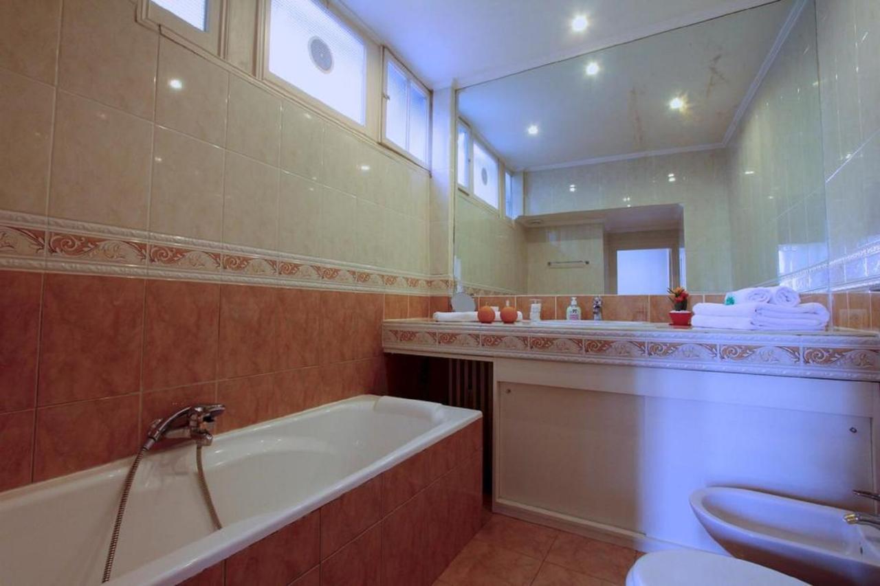 Heart Of The Center Superb Flat 50 Meters From The Sea