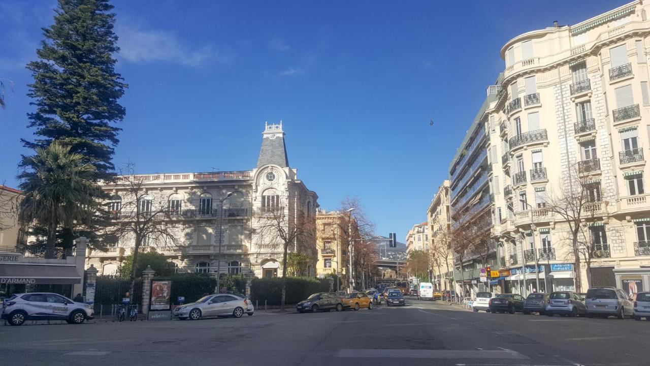 Appartement Center Nice,1 , 2 Balcons *