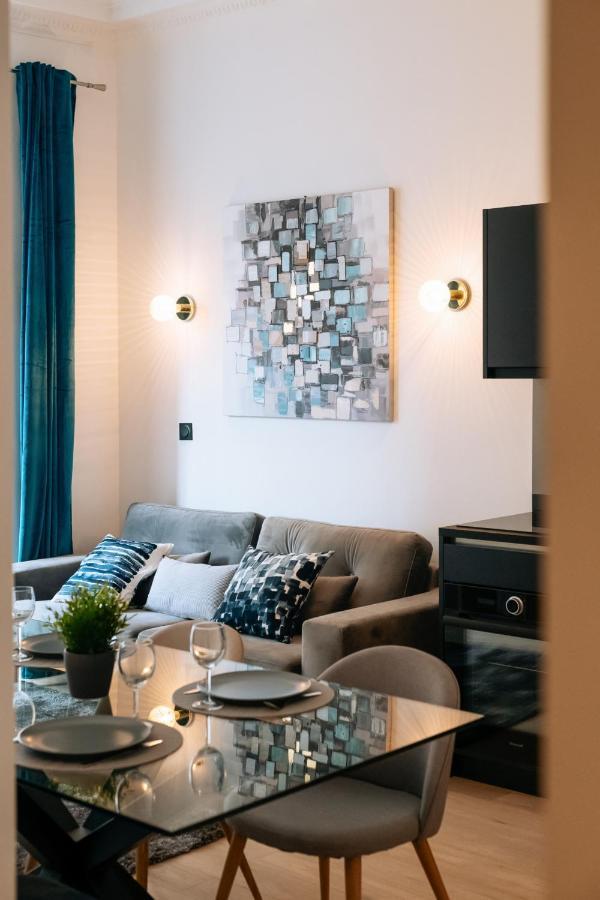 12 Congres Apt2 - 2 - Luxe - Carre D'or - *