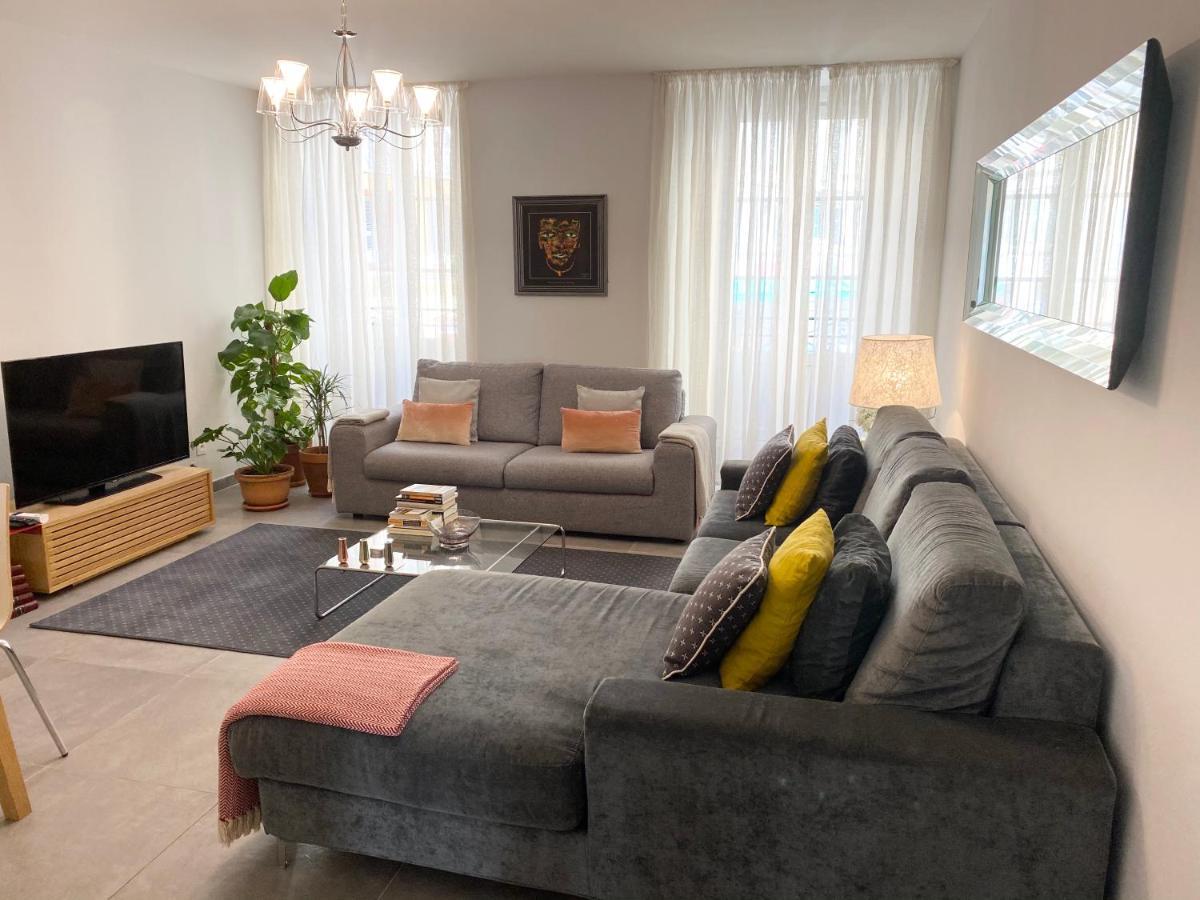 Apartment Cozy 2br Near The Port Of