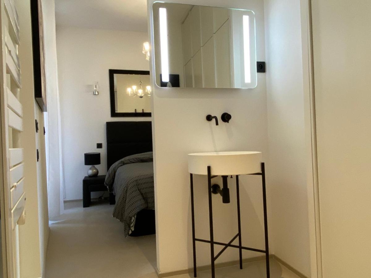 Zen And Charming - Center -5 Min Walk To Sea- 2br Apartment *