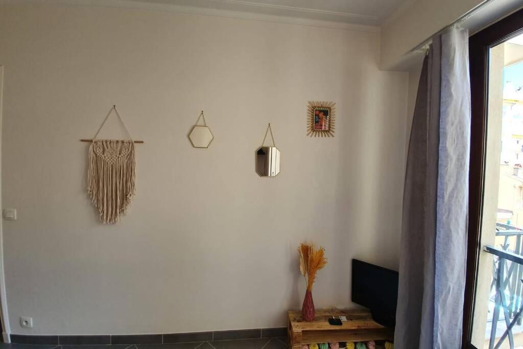 Studio Cosy Et Calme, Au Coeur De Liberation Appartement *