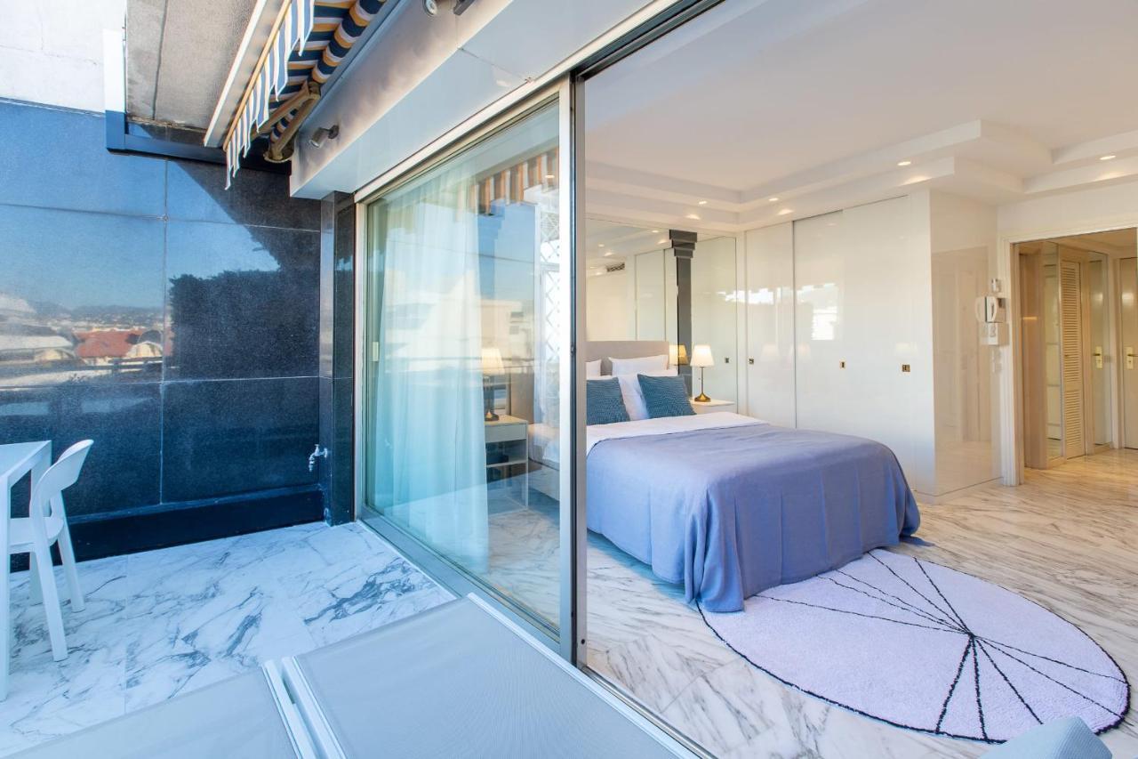 Royal Promenade Pool Terrace With Sea View Nice