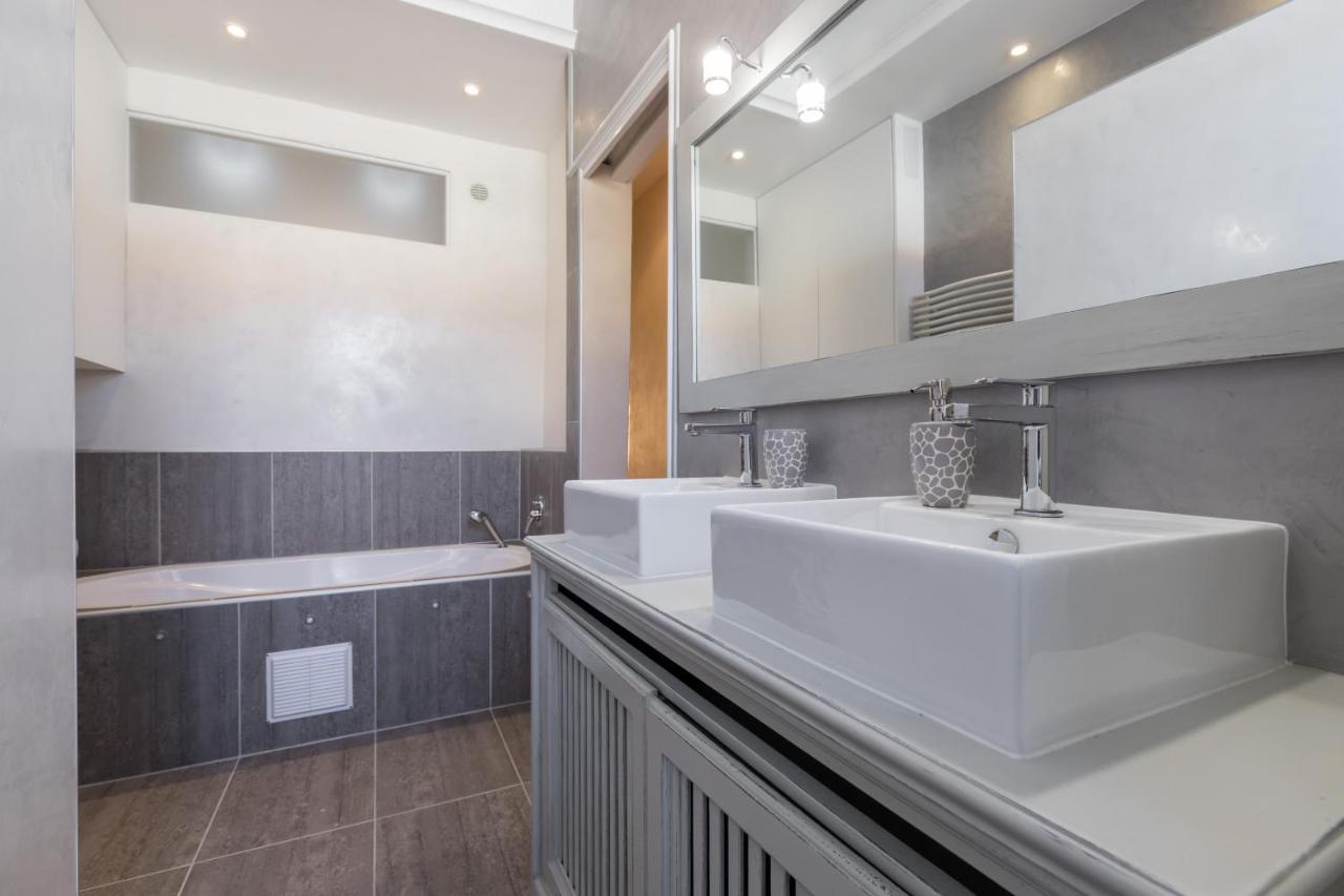 Gioffredo 14 - Spacious Apartment With Balcony Apartment *