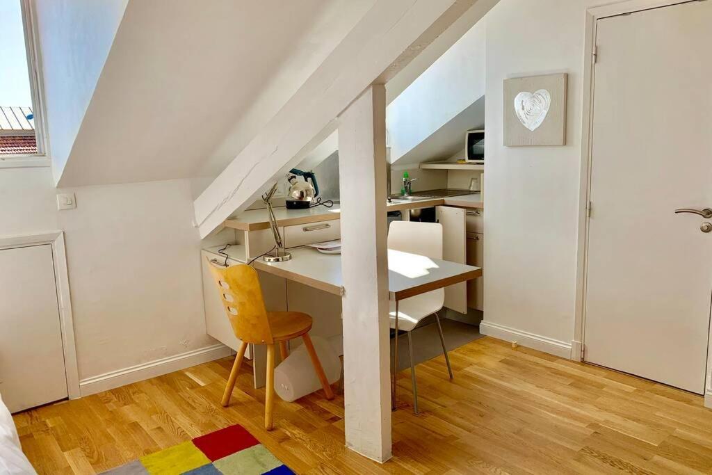 Studio On The Attic 3min From The Sea & Main Street Apartment Nice