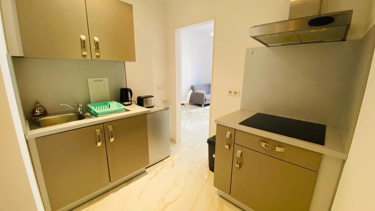 Studio, Centre Ville, Bord De Mer, Appartement Nice
