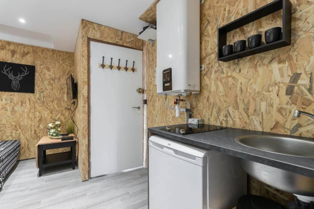 Studio Near Old - Atypical - Tram At 10 M Apartamento *
