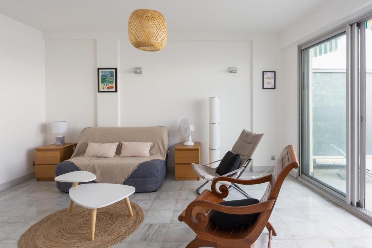 1br With Terrace In Front Of The Sea 1 Min To Beach - Welkeys *