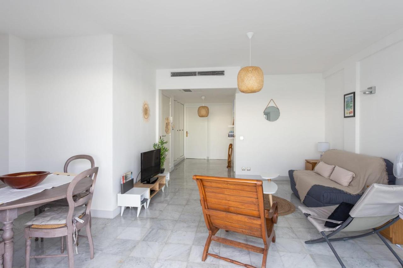 1br With Terrace In Front Of The Sea 1 Min To Beach - Welkeys Apartment *