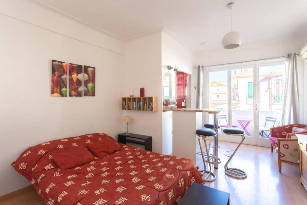 Center - Bright Studio Balcony Wifi & Aircon *
