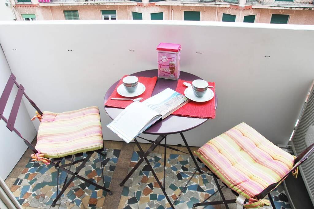 Center - Bright Studio Balcony Wifi & Aircon Apartment Nice