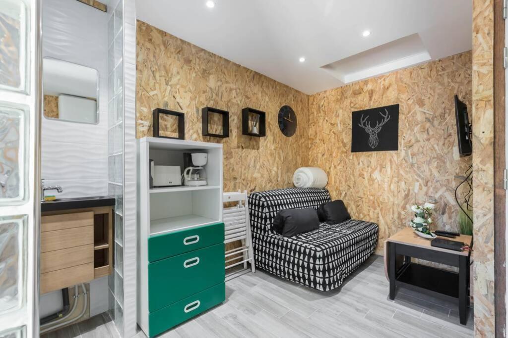Studio Near Old - Atypical - Tram At 10 M Apartment *