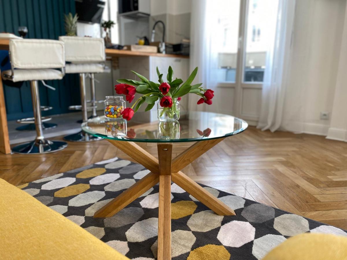 2 Bedroom - Hyper Center - Kitchen - Tramway - Balcony - Air Conditioner - Wifi *