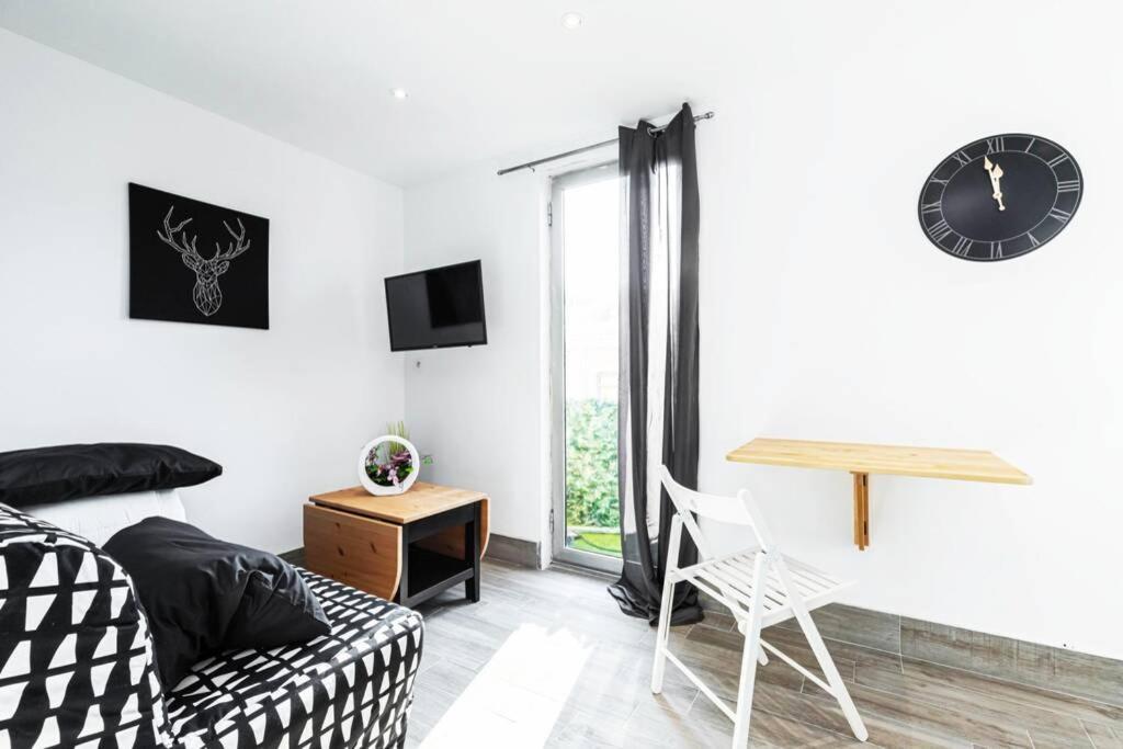 Studio Avec Balcon Proche Vieux - Tram A 10m Apartamento Nice