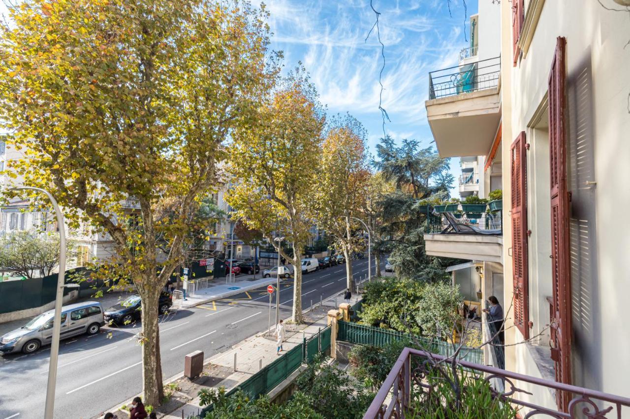 2 Bdr 105m2 Classy Near Garibaldi Tram With Garage Apartment